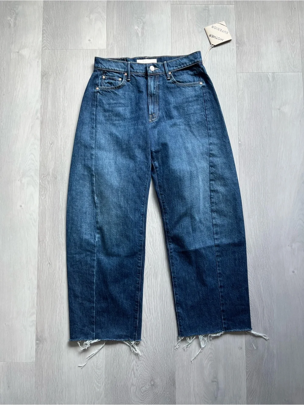 MOTHER THE MID RISE FULL PIPE FLOOD FRAY BARREL BLUE JEANS WOMENS 26